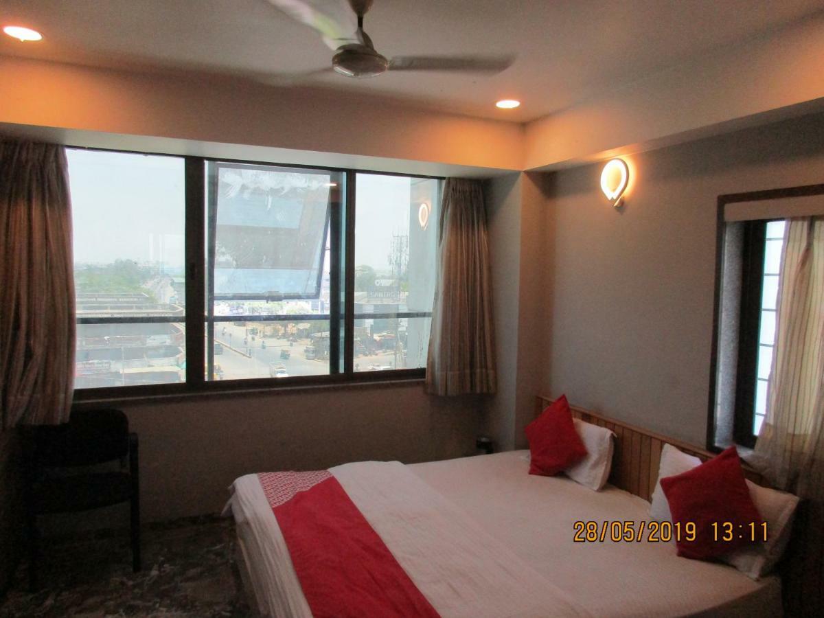 Hotel Om Balaji Ahmedabad Exterior photo